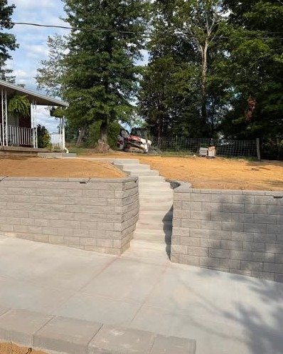 Residential concrete retaining wall completed in Jacksonville, NC